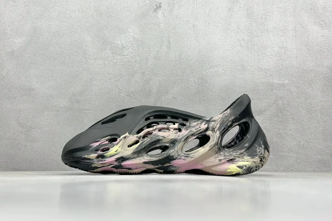 Foam Slides — Photo 11