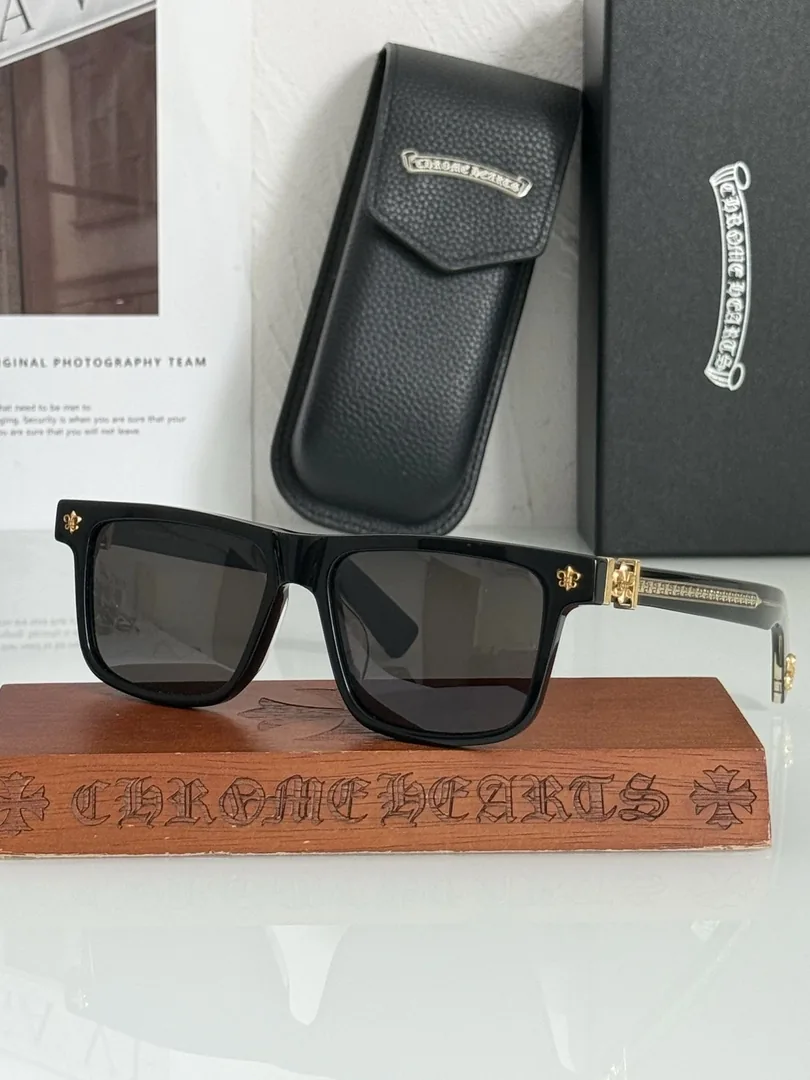 Accessory — Photo 5