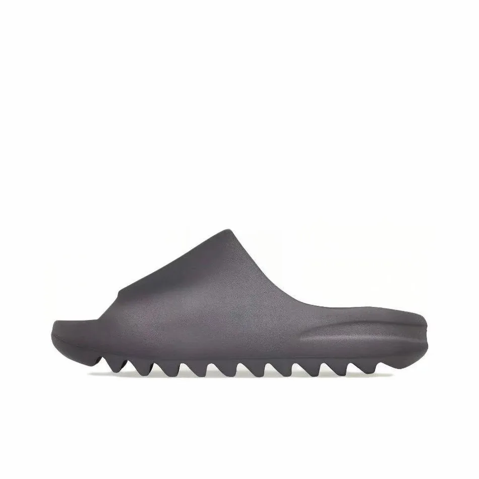 Yeezy Slides — photo 12