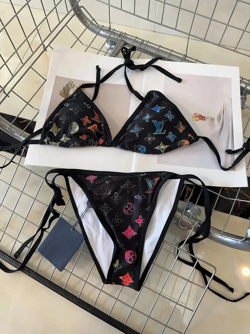 Swimsuit 009 — photo 2