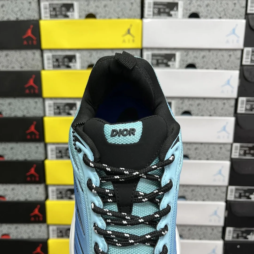 Dior White B-44 Blade Runners — Photo 12