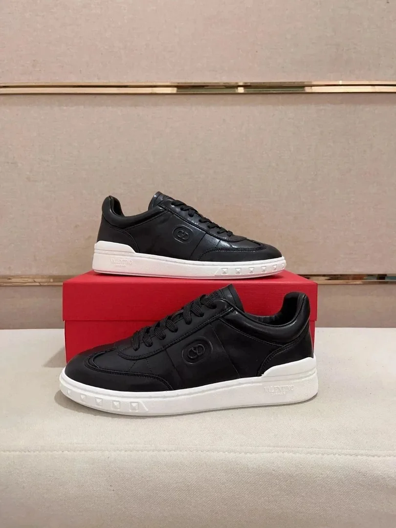 Valentino Pink Low-Top Sneakers — photo 7
