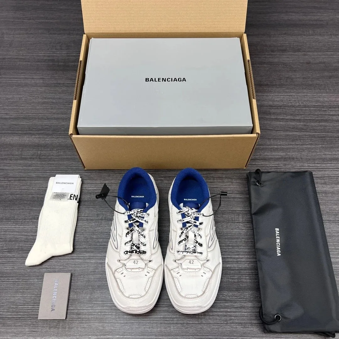 Balenciaga Hamptons Distressed Leather Lace Up Shoes — photo 3