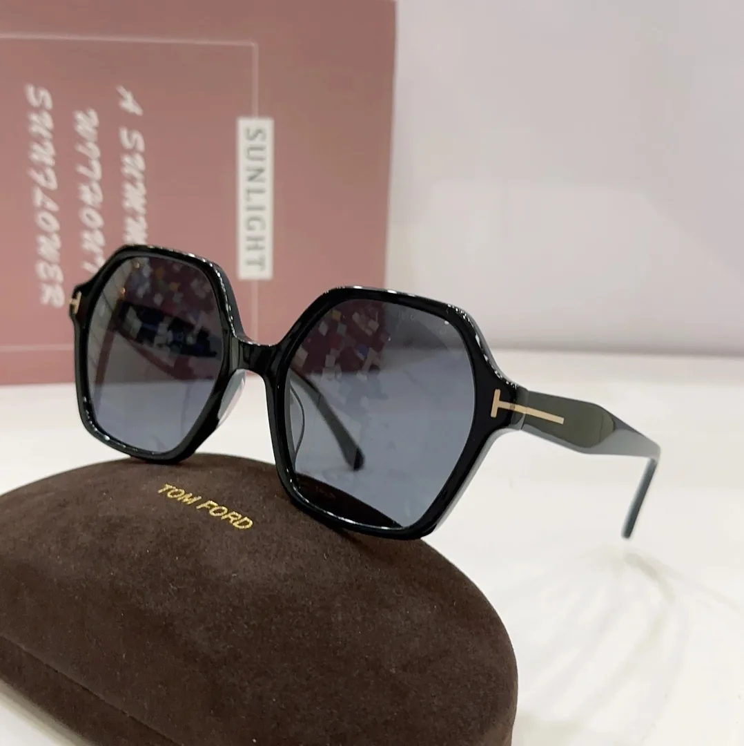 Tom Ford Sunglasses — Photo 14