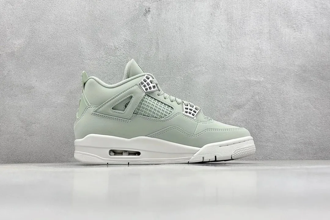 Air Jordan 4 Seafoam — photo 2