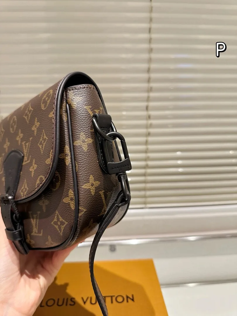 Louis Vuitton S Lock Leather Bag — Photo 9