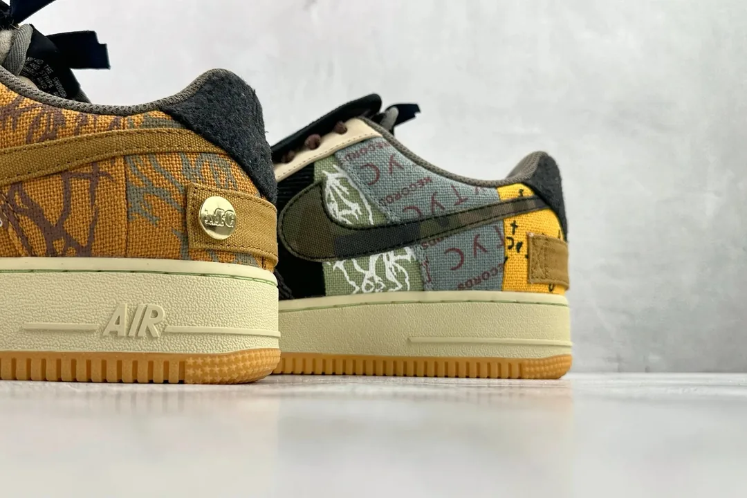 Travis Scott X Air Jordan 1 Cactus Jack Yellow — photo 8