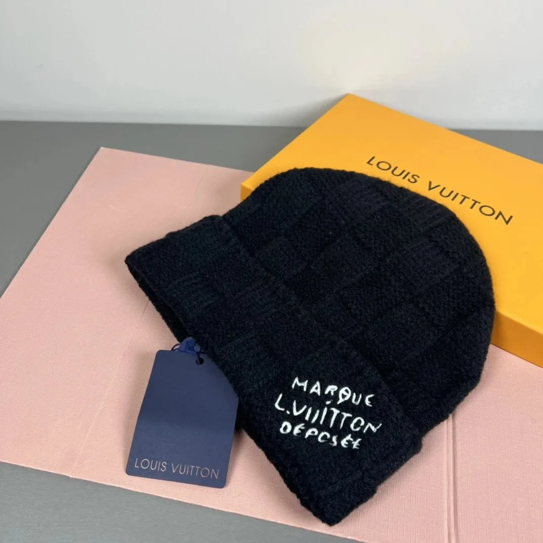 Knit Beanie — QC