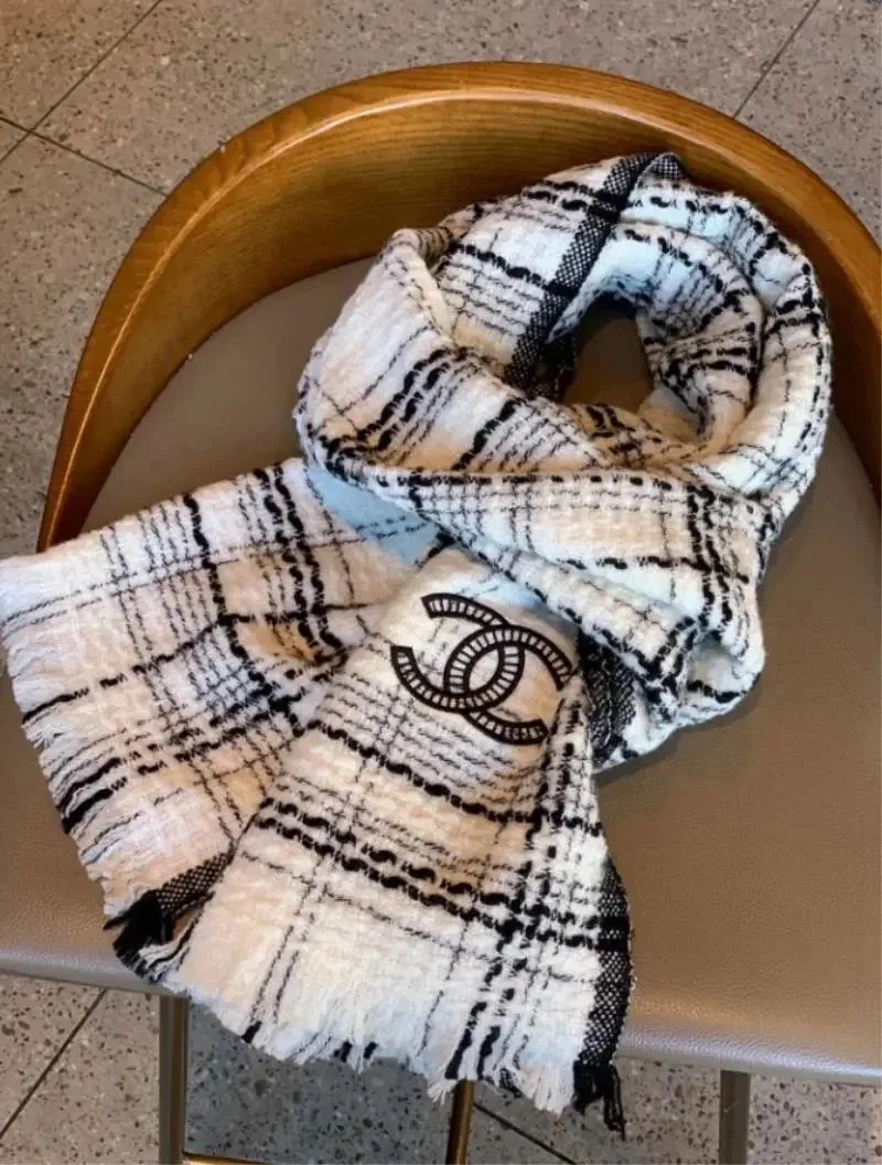 Chanel Scarf — photo 9