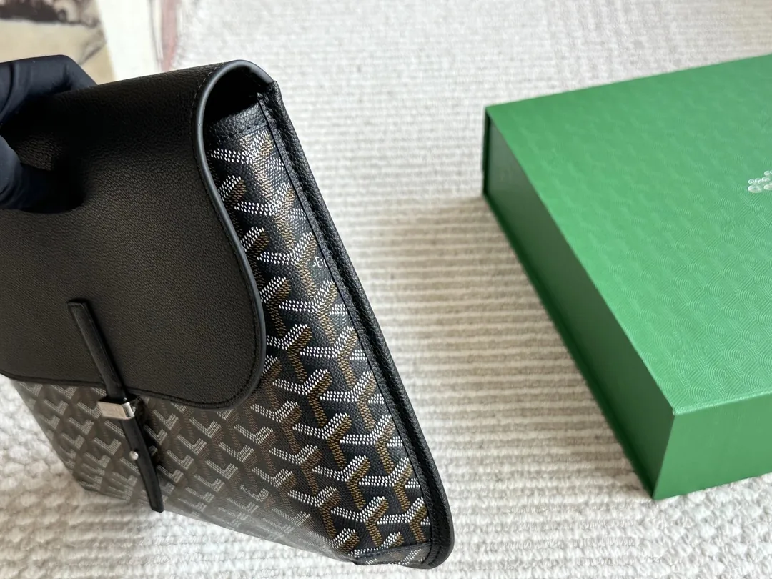 Goyard Messenger Bag — photo 5