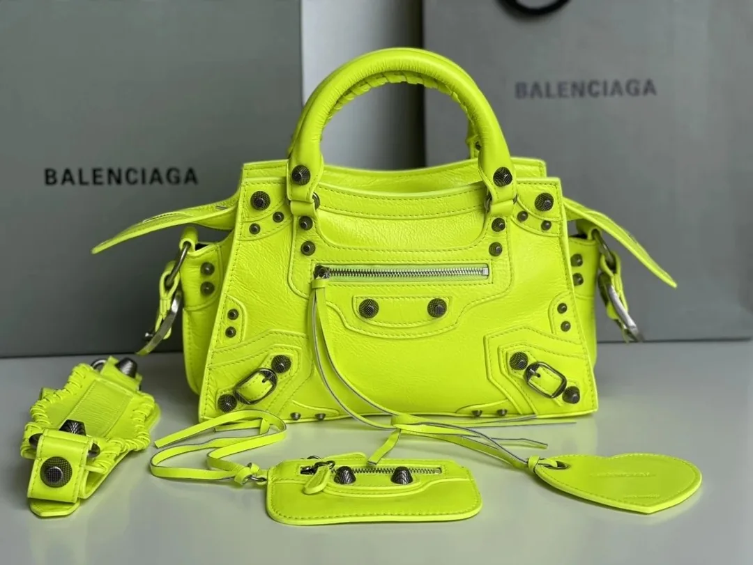 Balenciaga Neo Cagole Motorcycle Bag — QC