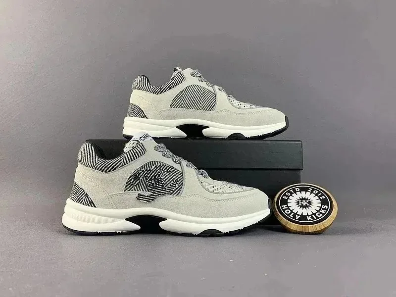 Chanel CC Sneakers Black Modern — Photo 10