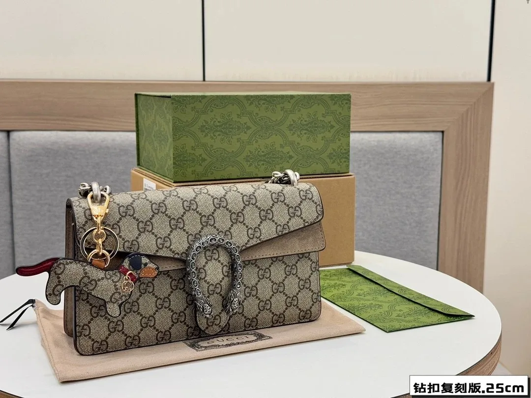 Gucci Dionysus Leather Shoulder Bag — photo 11