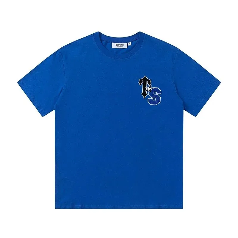 Trapstar Rainbow Gradient Embroidered T-Shirt — Photo 15