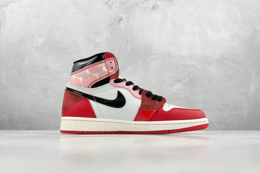 Air Jordan 1 Spider-Man Red — Photo 2
