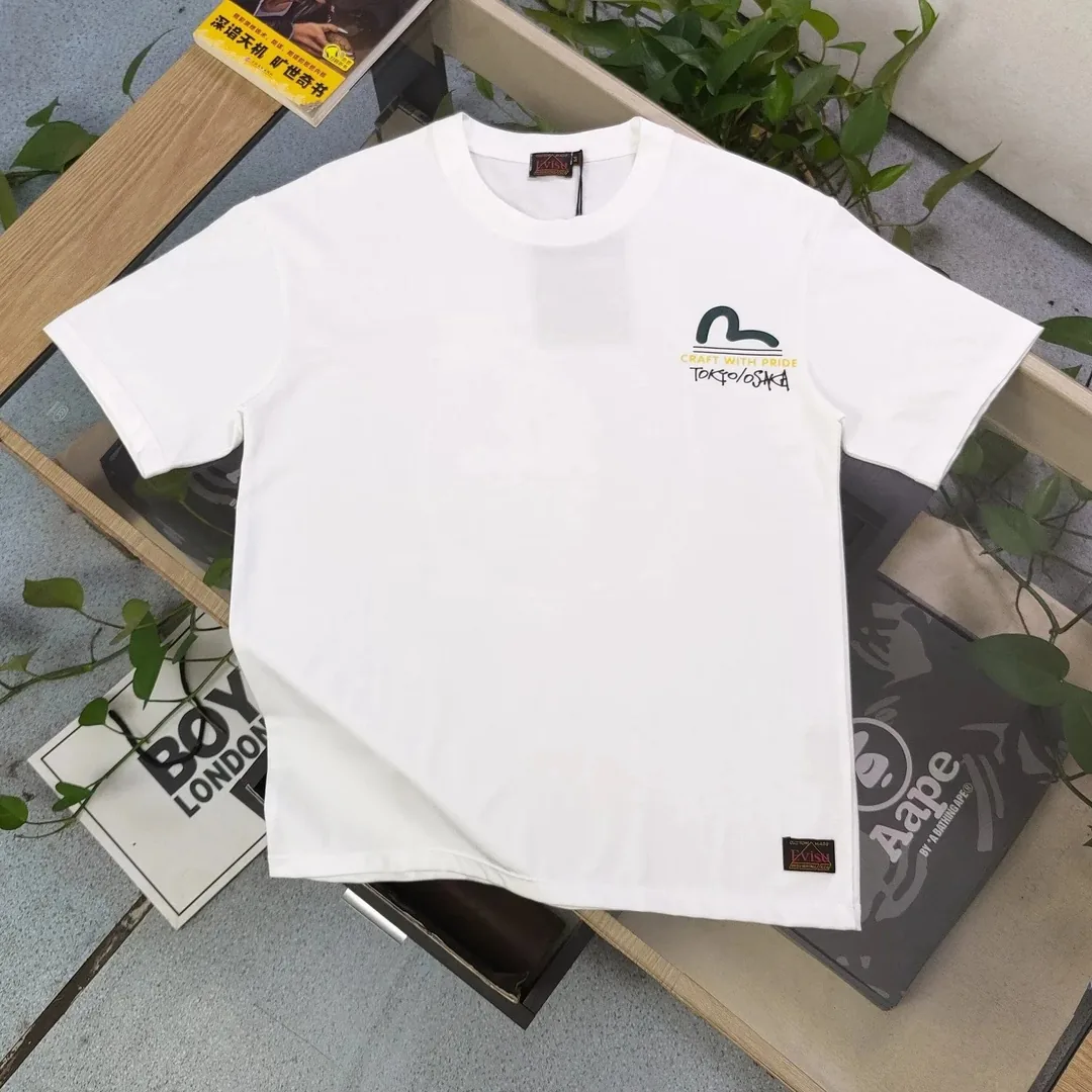 Minimalist T-Shirt — Photo 14