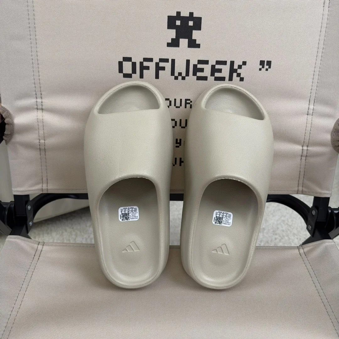 Yeezy Slide Foam Sandal Collection — photo 10