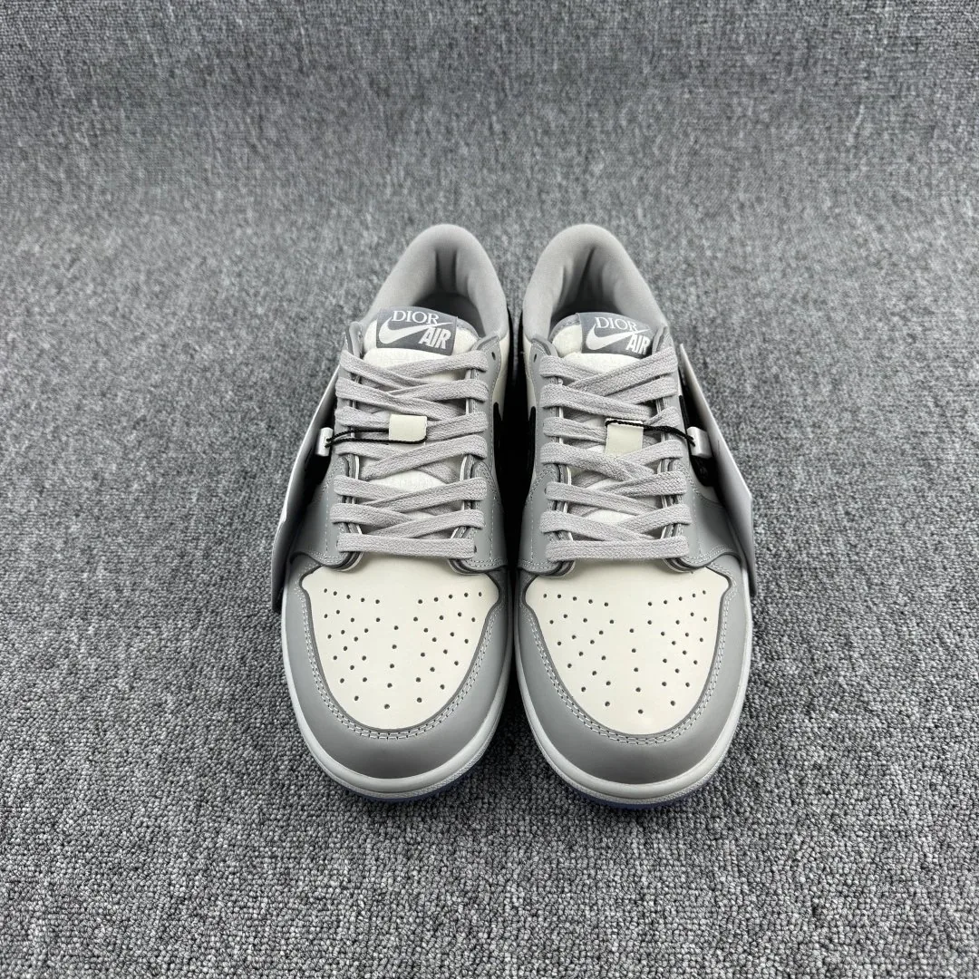 Dior Air Jordan 1 OG — photo 10