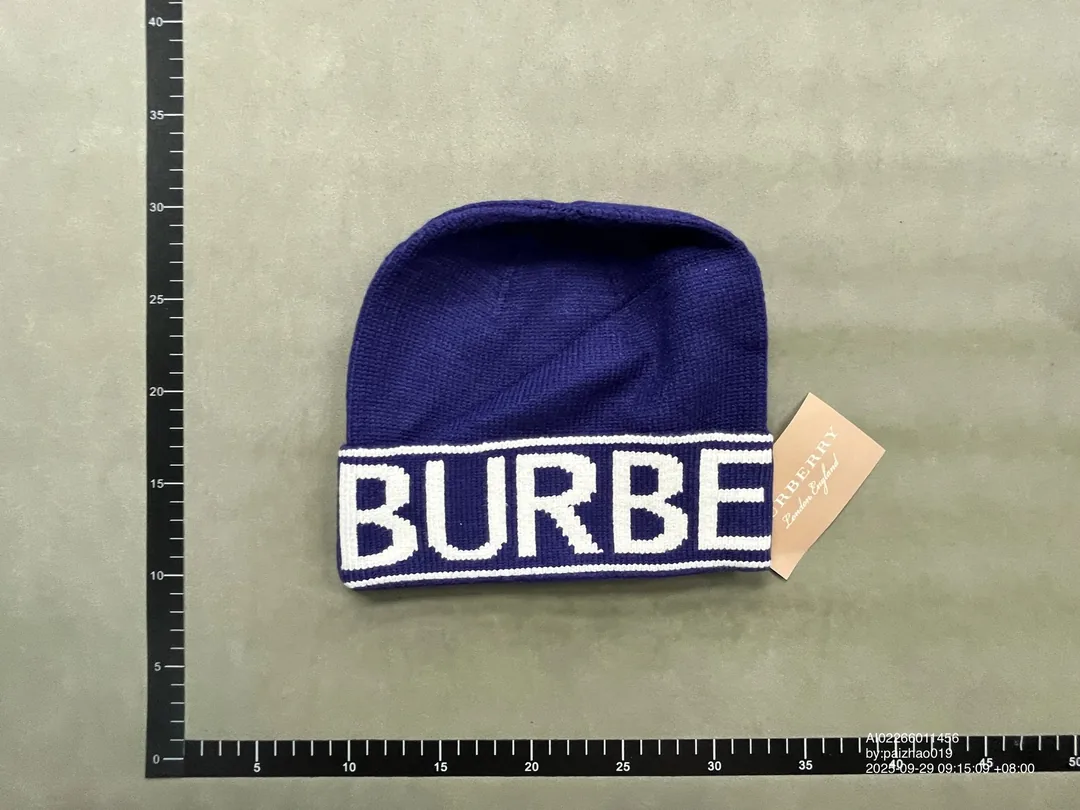 Warm Beanie — Photo 4