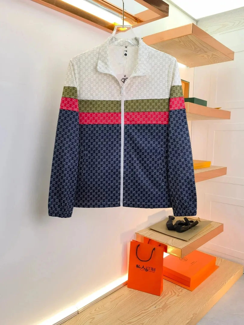 Pullover Sweatshirt — Photo 13