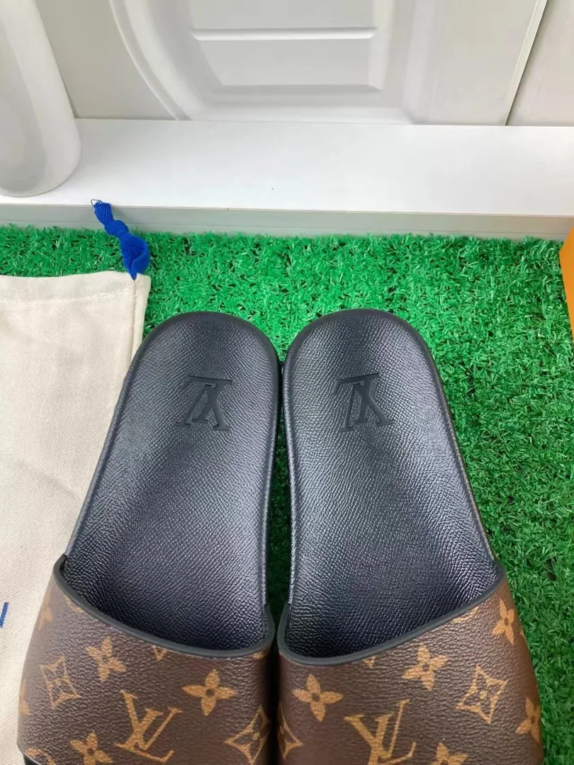 Waterfront Slides — QC