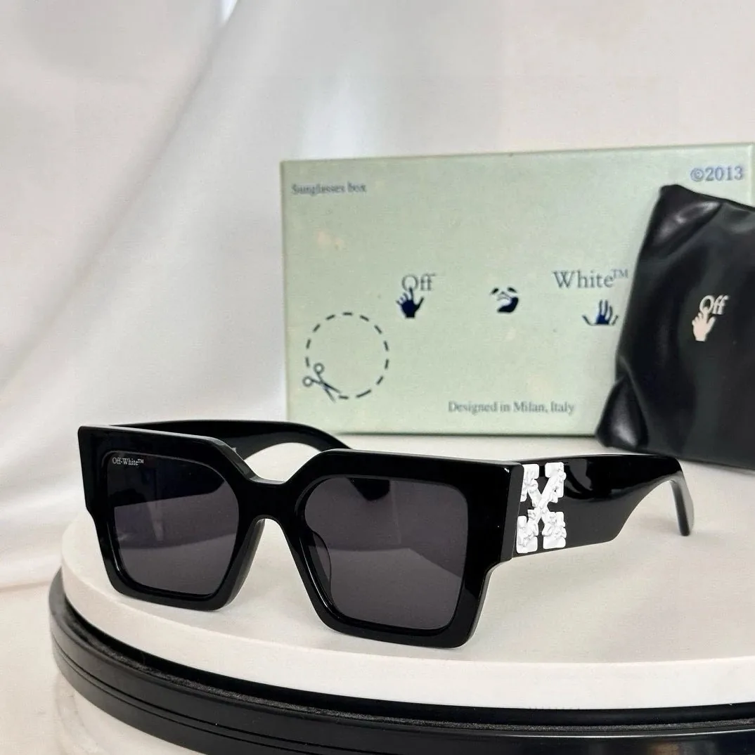 Off-White Arrows Logo Sunglasses — Photo 4