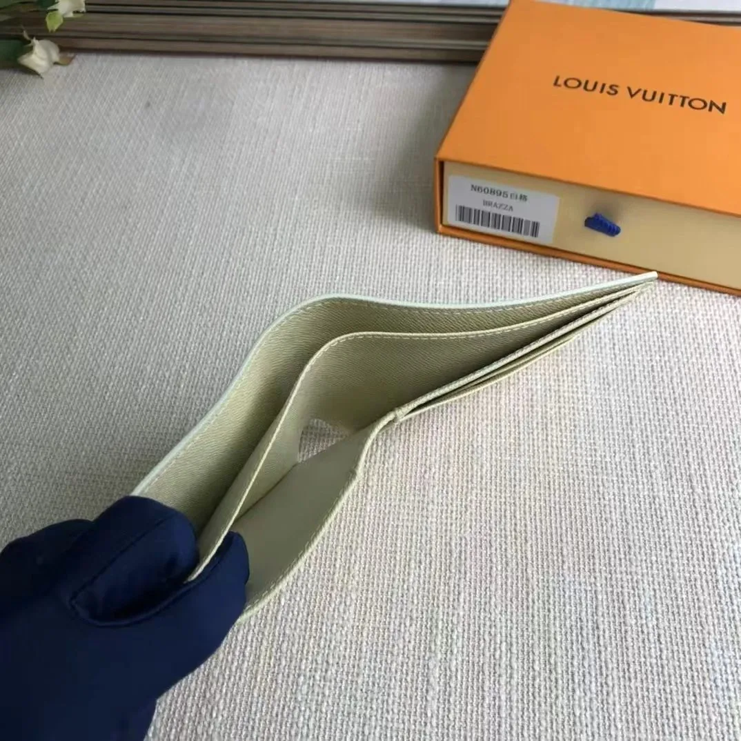 Louis Vuitton Multiple Wallet — Photo 3