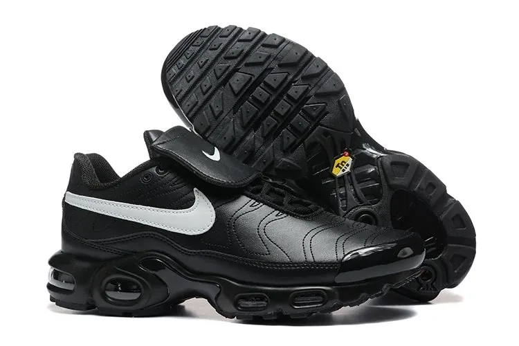 Nike Tiempo Football Boots — Photo 4
