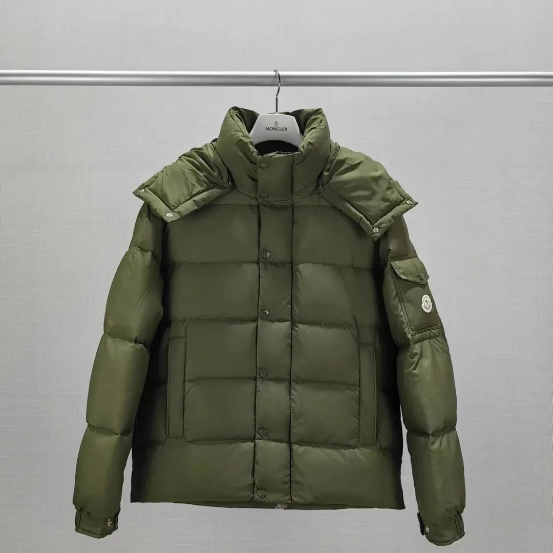 Short Hooded Down Jacket — Photo 12