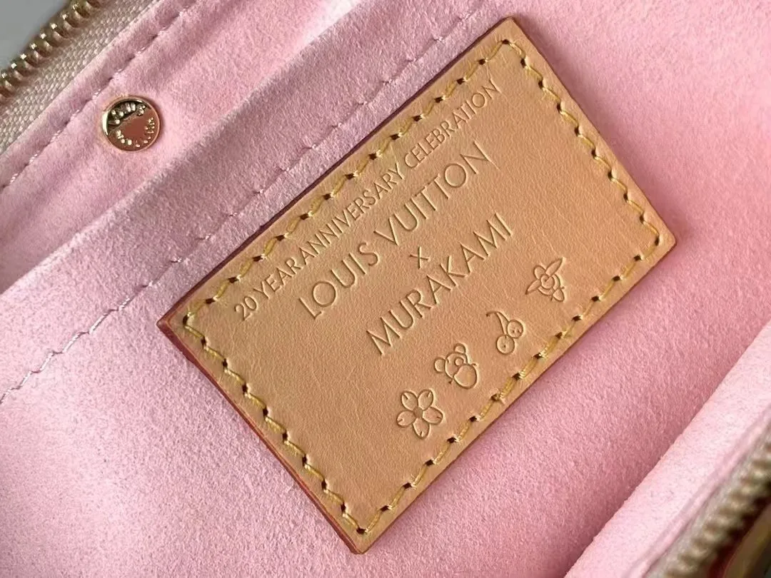 Louis Vuitton Bag — Photo 3