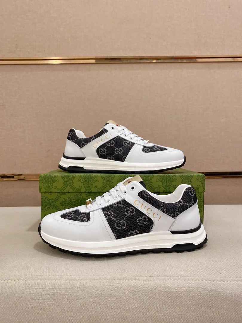 Gucci Round-Toe Low-Top Sneakers — QC