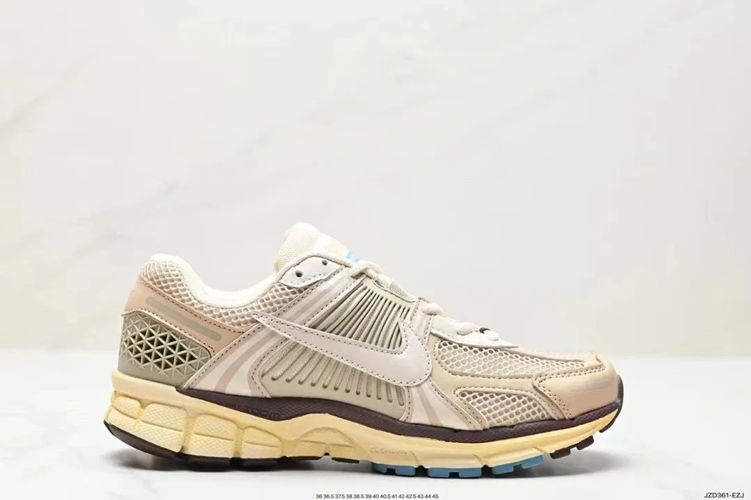 Nike Vomero 5 Air Zoom — Photo 15