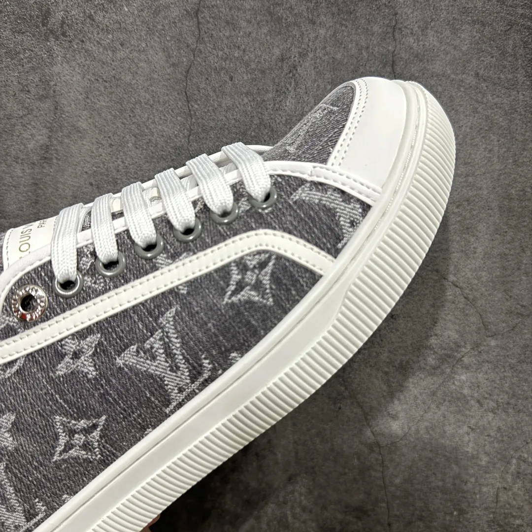 Louis Vuitton Lagoon Colorway Sneakers — photo 8