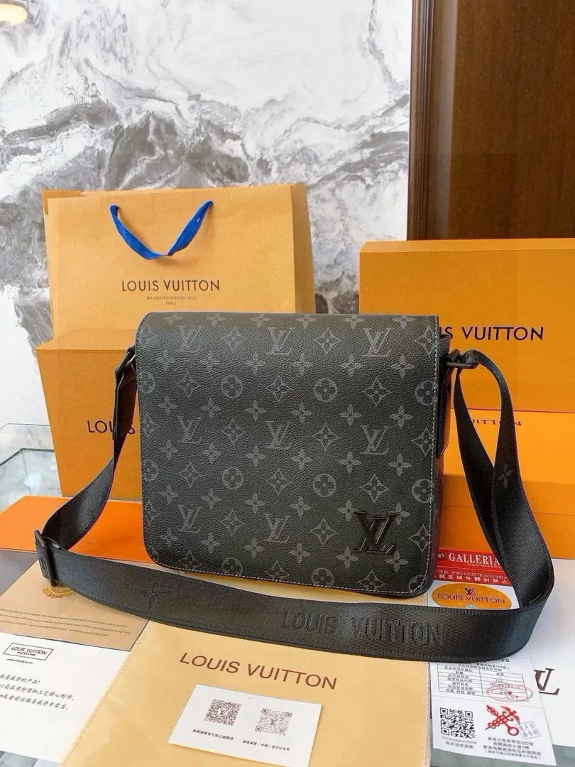Louis Vuitton District Messenger Bag — QC