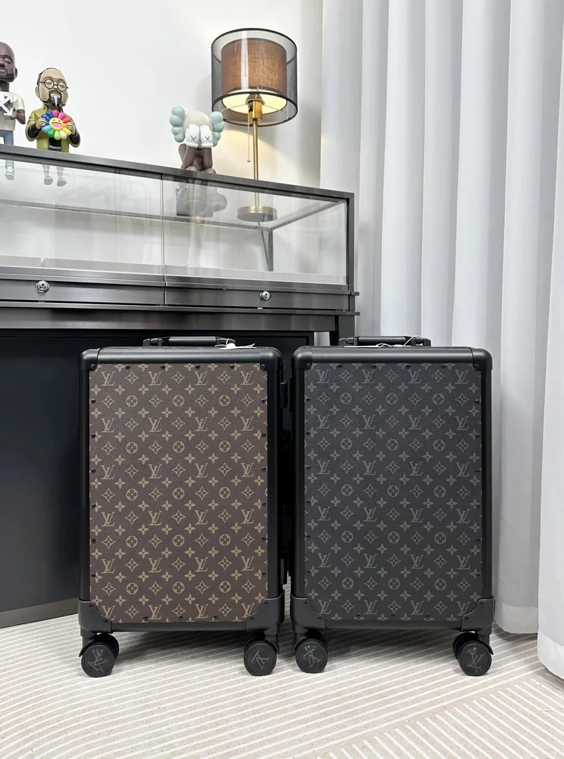 Louis Vuitton Carry-On Trolley Suitcase — Photo 5