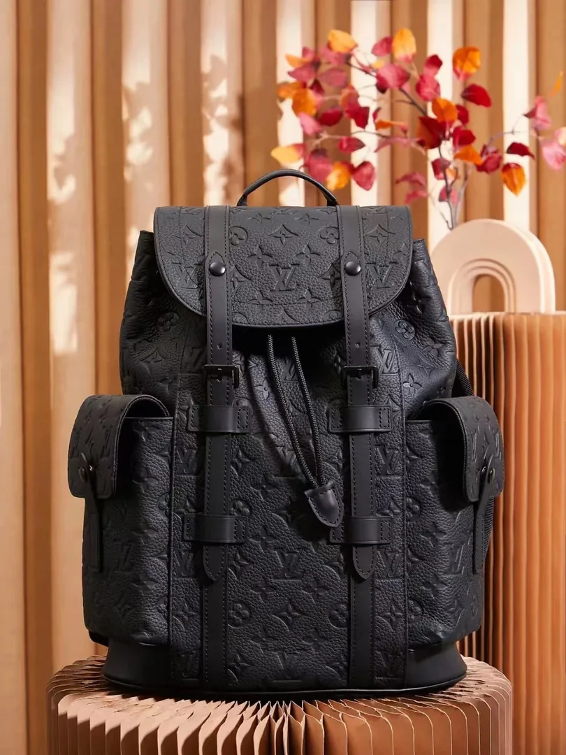Louis Vuitton Discovery Backpack — Photo 4
