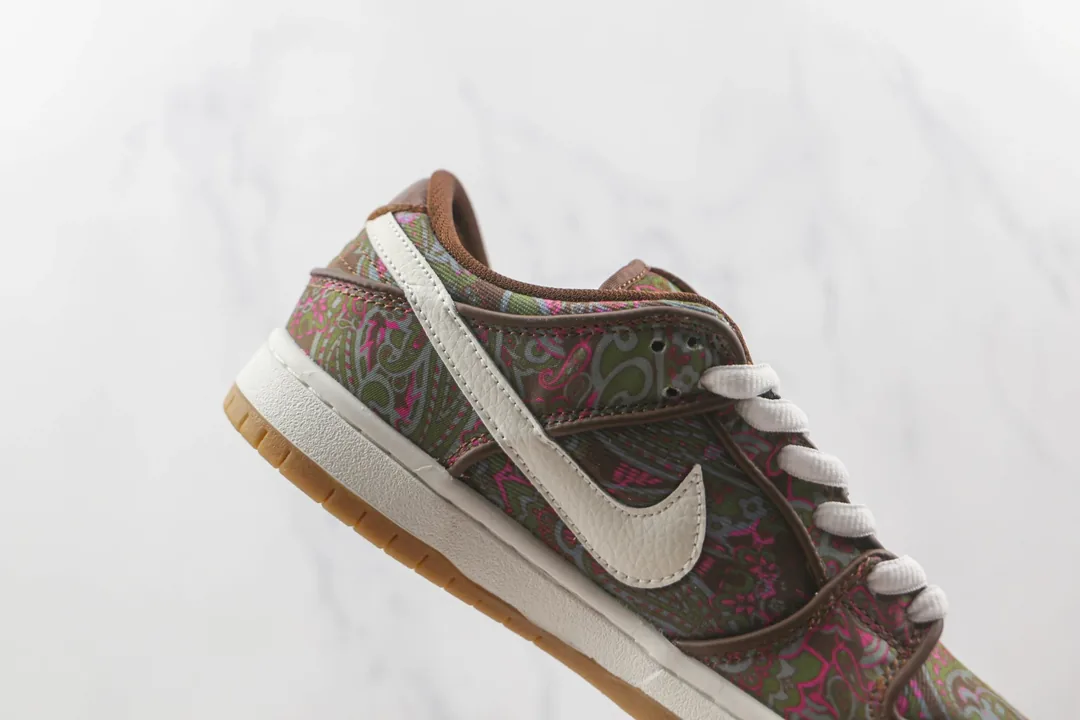 Nike Dunk Low Brown Beige Paisley Top Sneakers — Photo 9