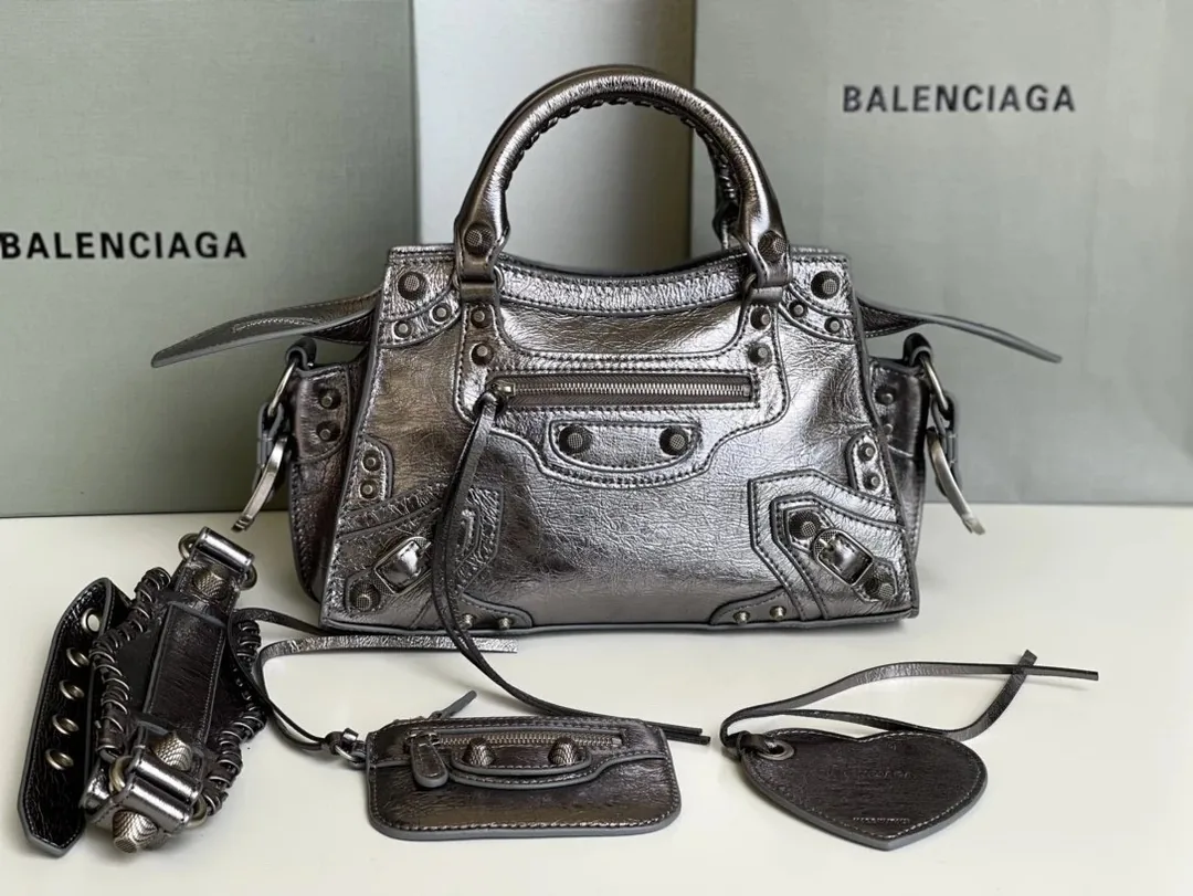 Balenciaga Neo Cagole Motorcycle Bag — QC