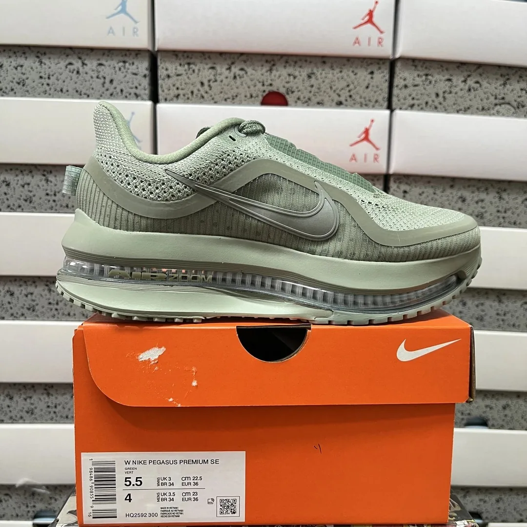 Nike Pegasus Premium Running Shoes