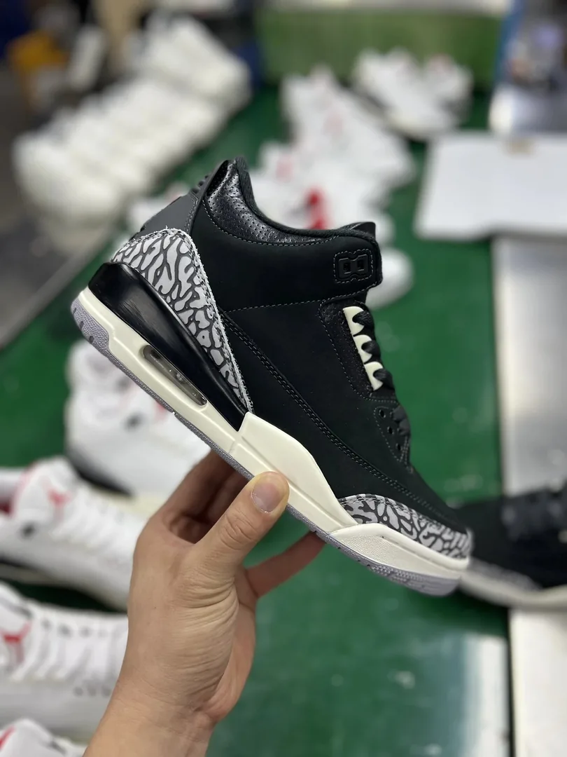 Air Jordan 3 Off Noir — photo 2
