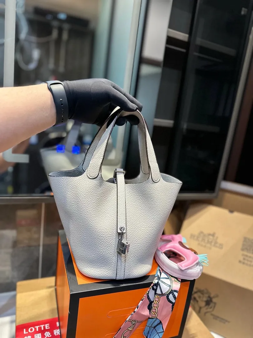 Hermes Picotin Leather Bucket Bag — photo 9