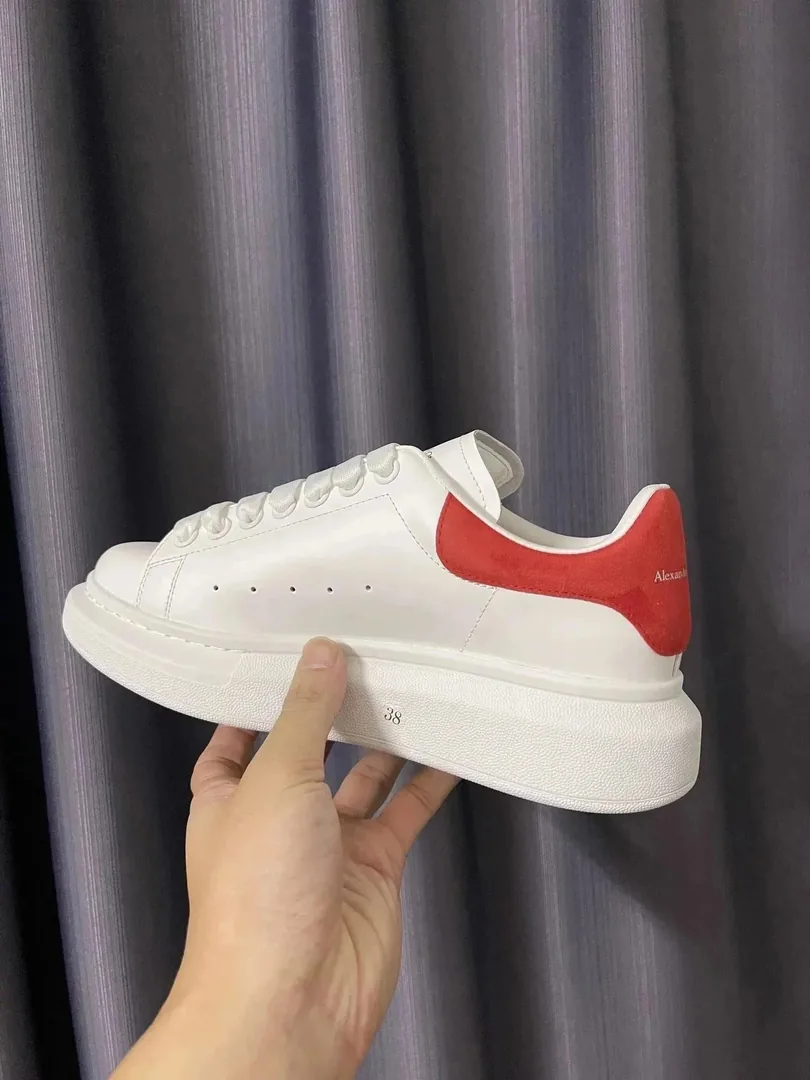 Alexander McQueen Oversized Sneaker White Low-Top Trainers — Photo 13