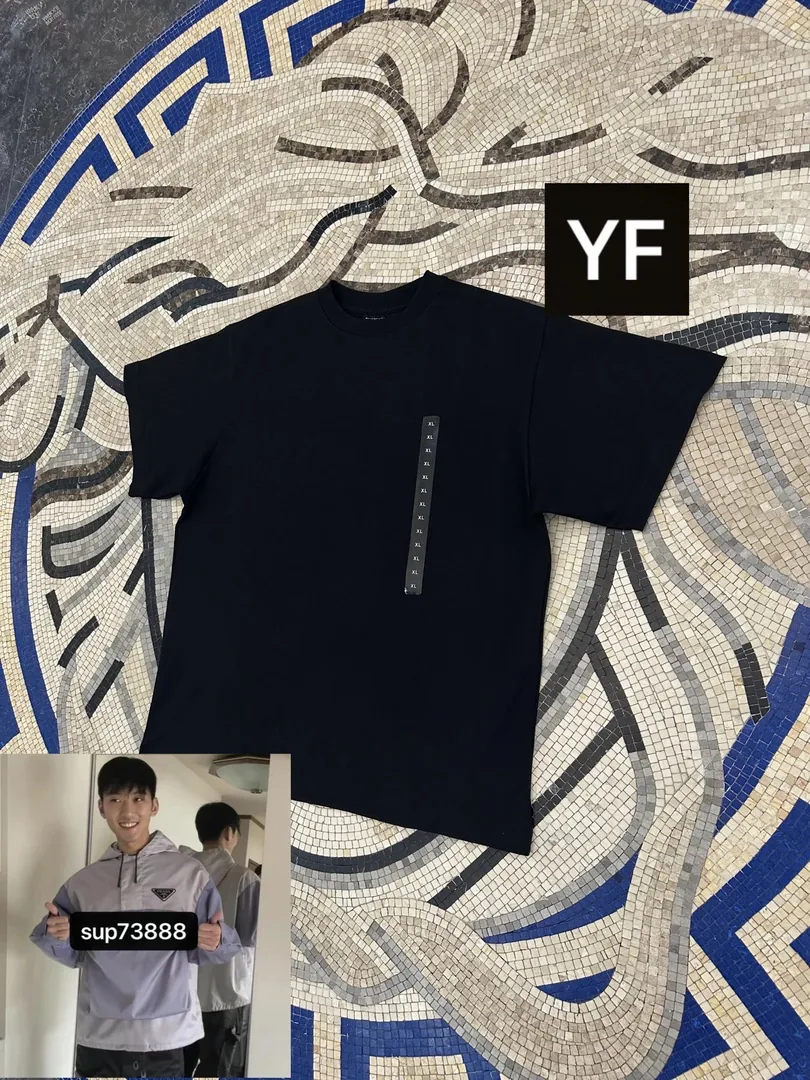 Balenciaga Oversized Print T-Shirt — Photo 2