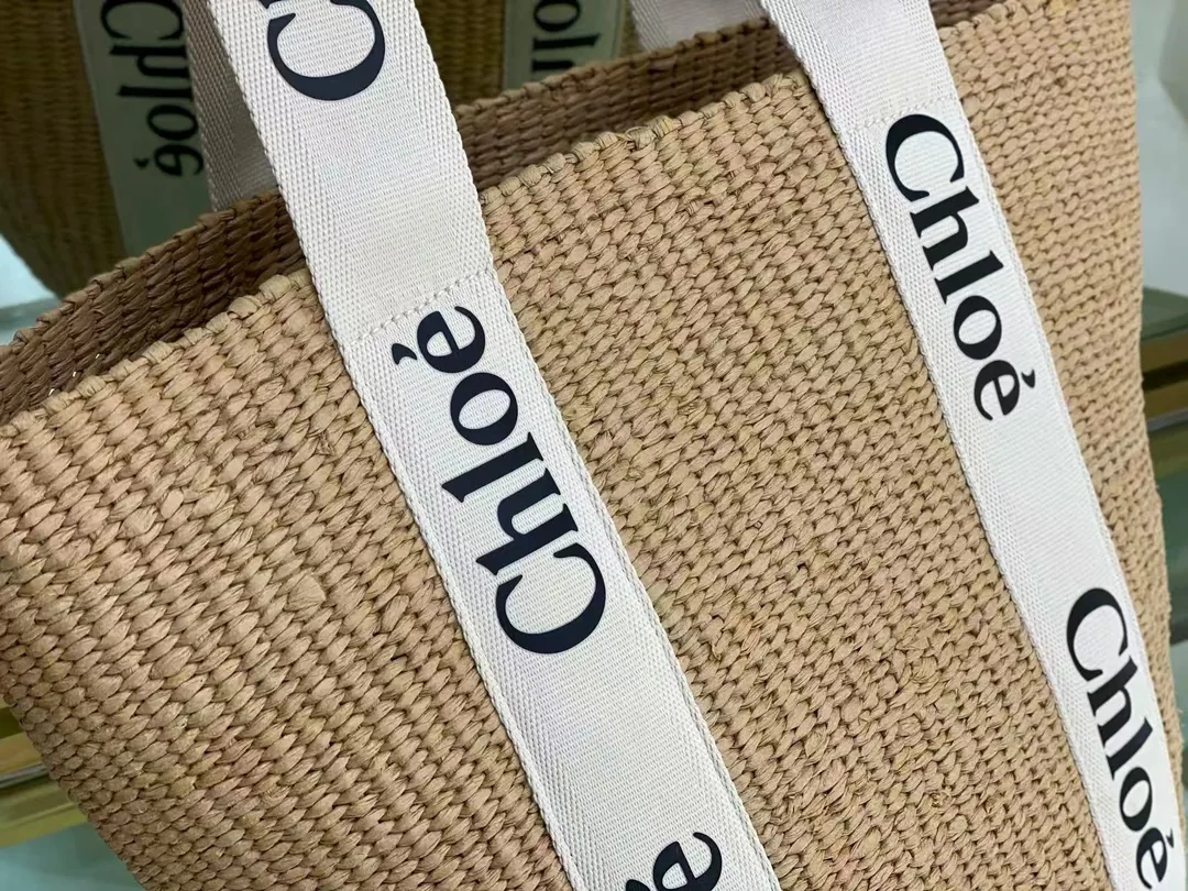 Chanel Leather Bag — photo 2