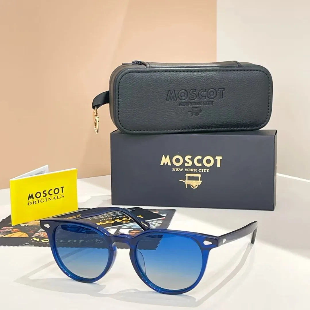 Moschino Accessory — Photo 7