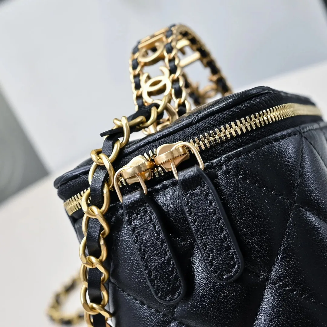 Chanel Leather Handbag — photo 9