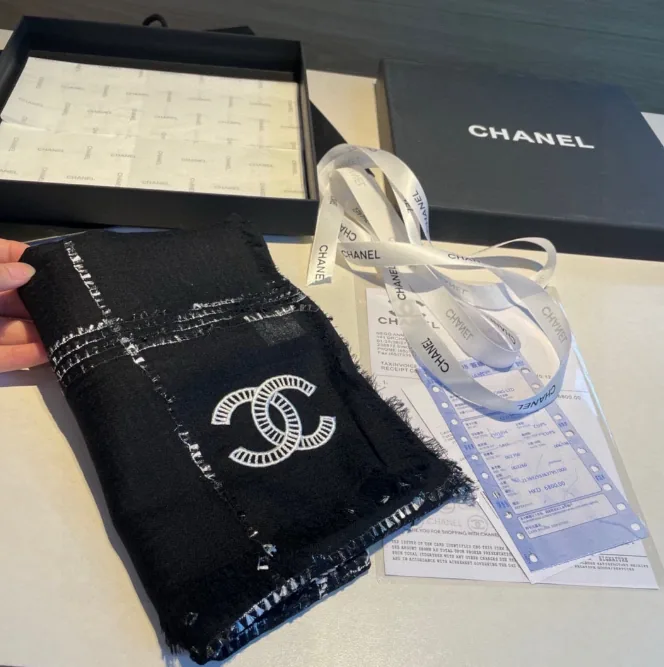 Chanel Scarf — photo 2