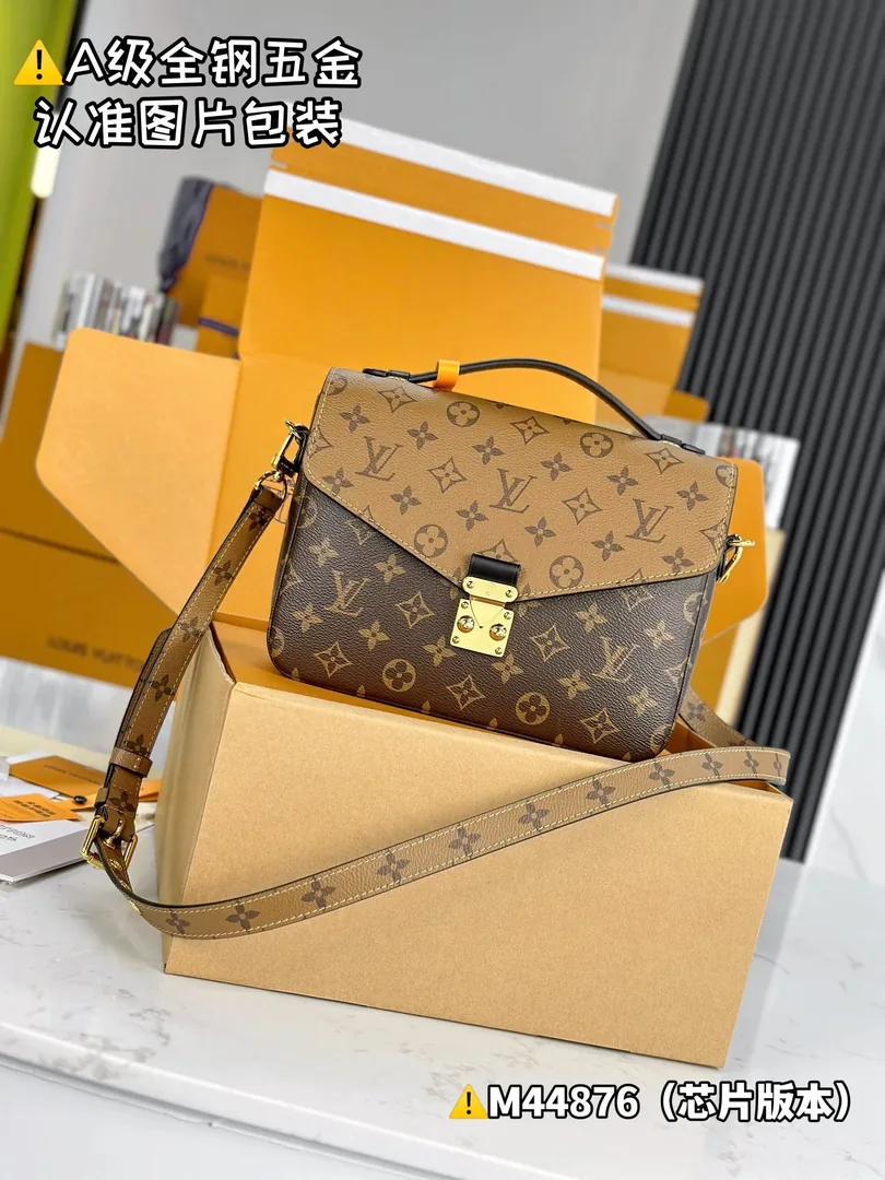 Louis Vuitton Leather Handbag — Photo 11