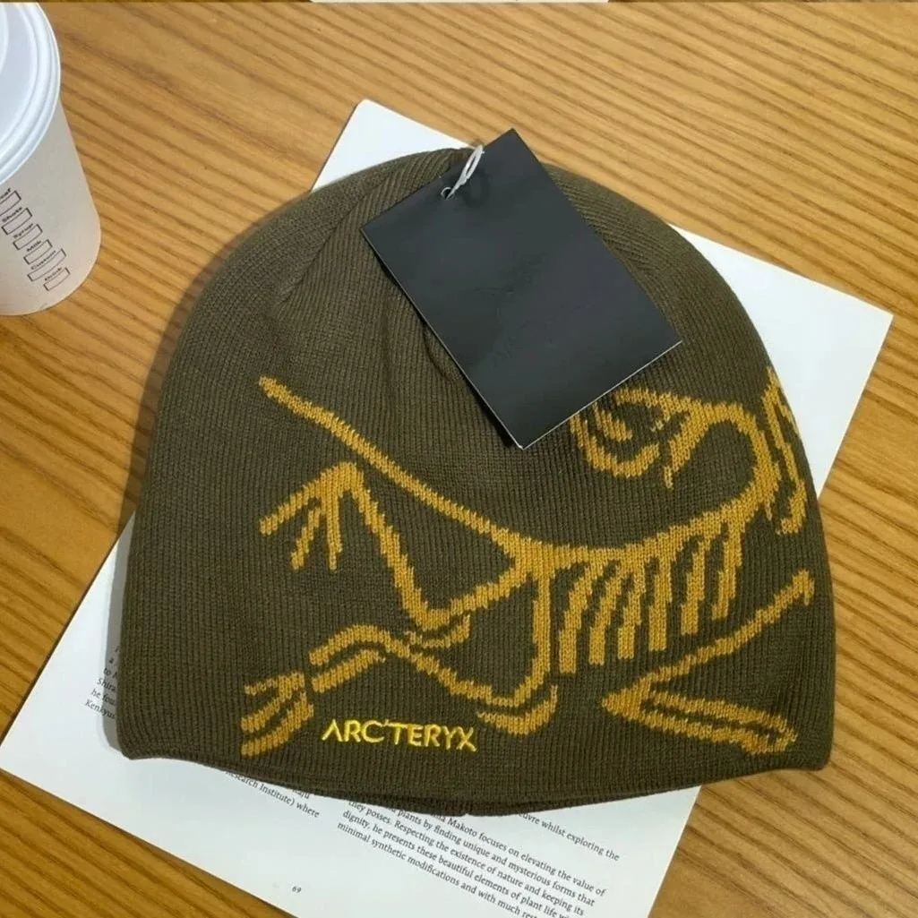 Bird Head Jacquard Knit Beanie — Photo 7
