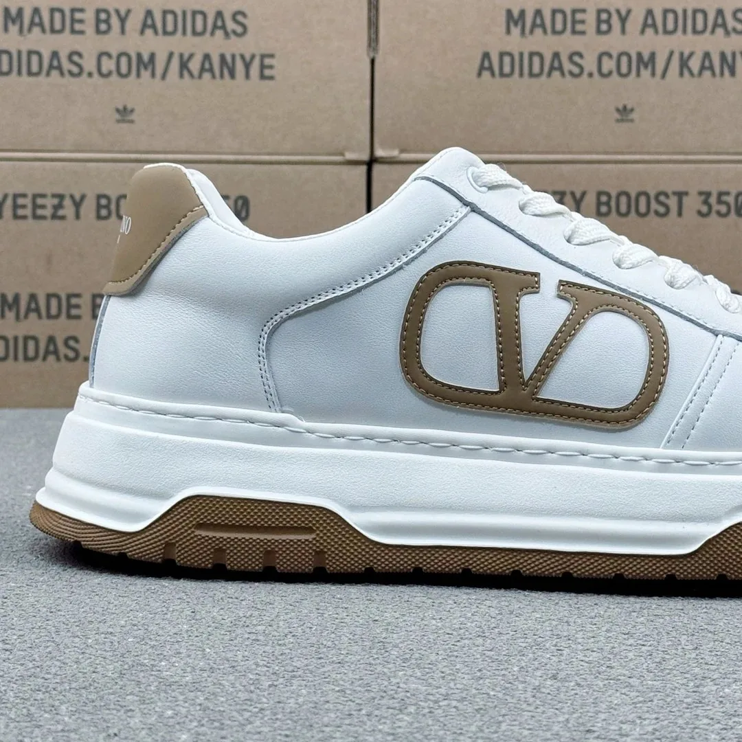 Valentino Rockstud White Platform Sneakers — Photo 15